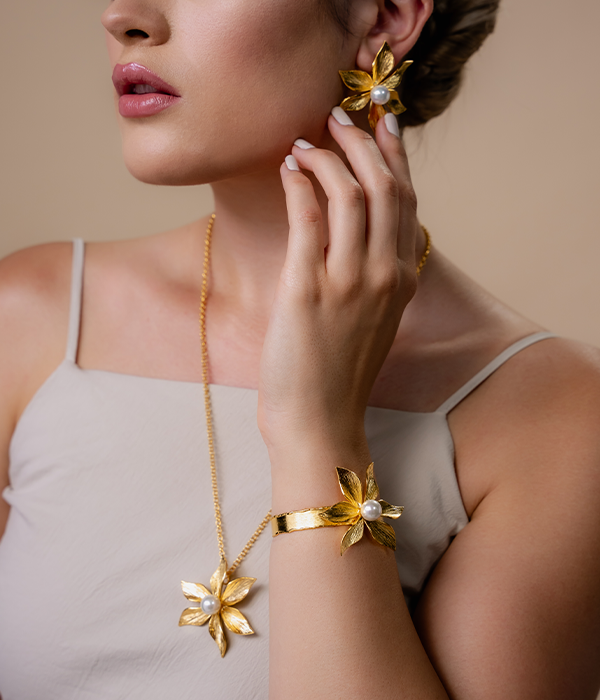 Blossom Pearl Cuff