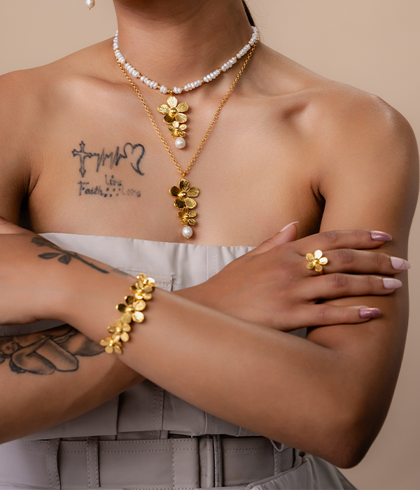 Daisy Pearl Drop Pendant Chain